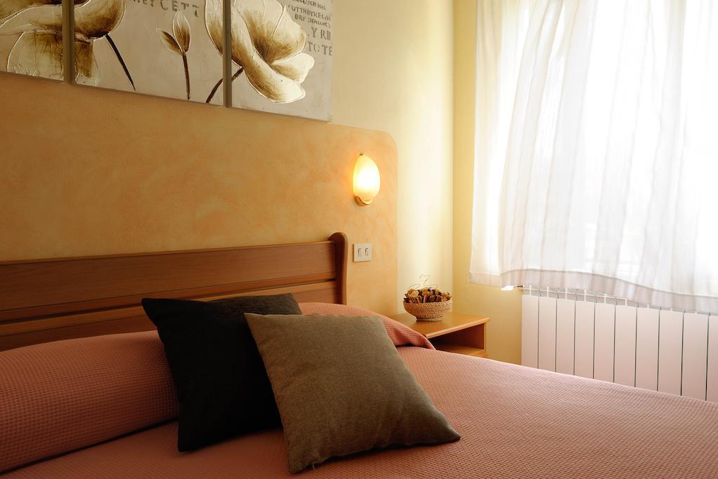 Hotel Le Rondini Riccò del Golfo di Spezia Pokoj fotografie