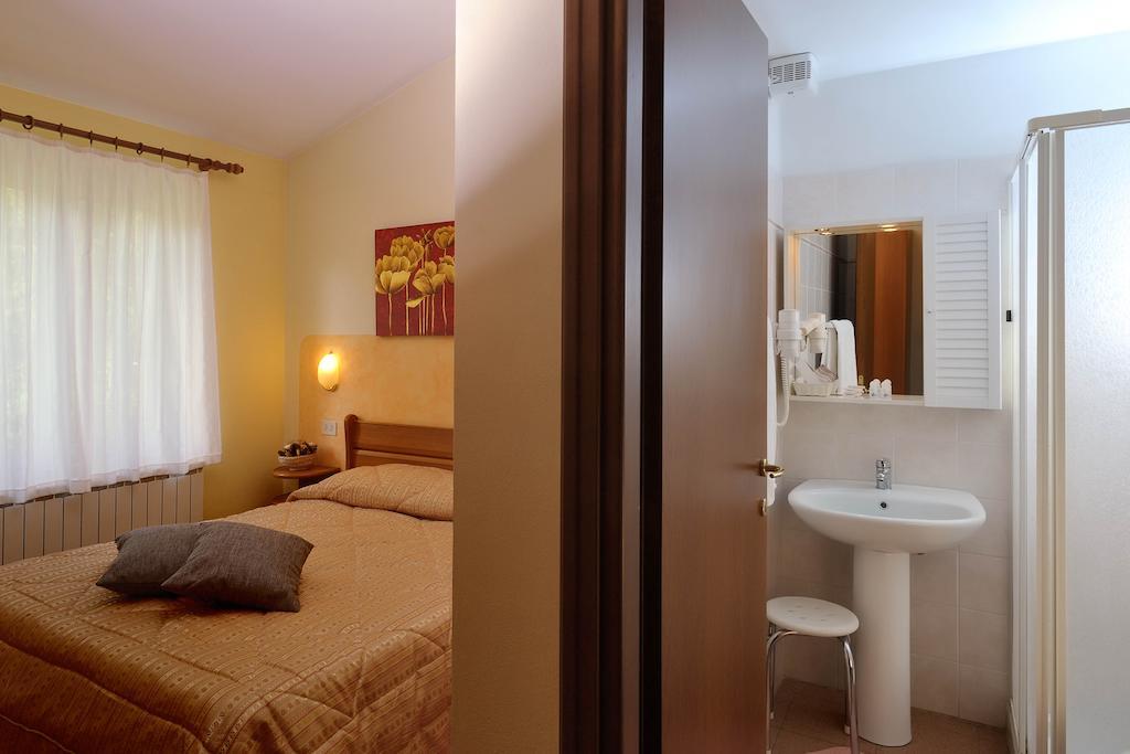 Hotel Le Rondini Riccò del Golfo di Spezia Pokoj fotografie