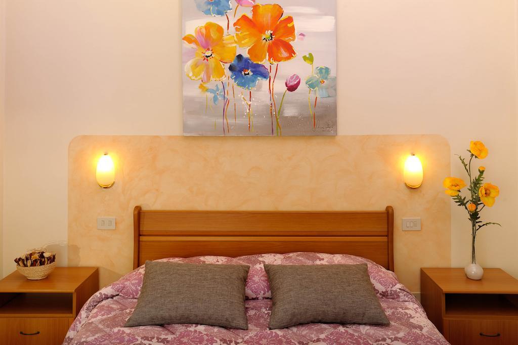 Hotel Le Rondini Riccò del Golfo di Spezia Pokoj fotografie