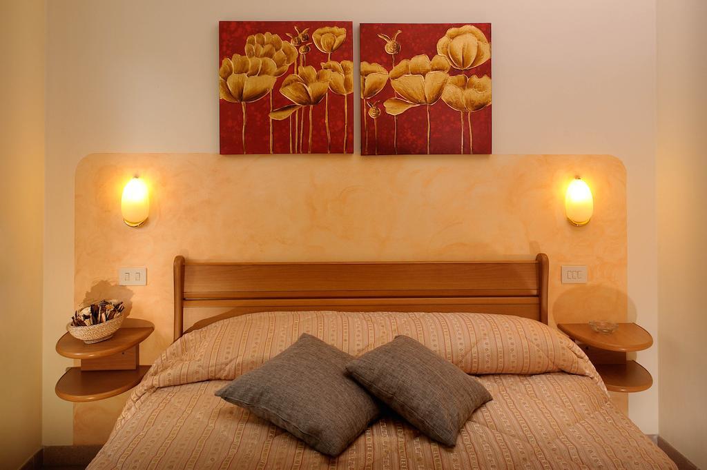 Hotel Le Rondini Riccò del Golfo di Spezia Pokoj fotografie